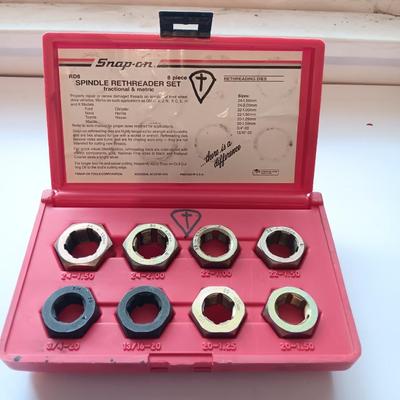 Complete Snap-On RD8 Spindle Rethreader set - 8 piece in blow molded case. functional & metric