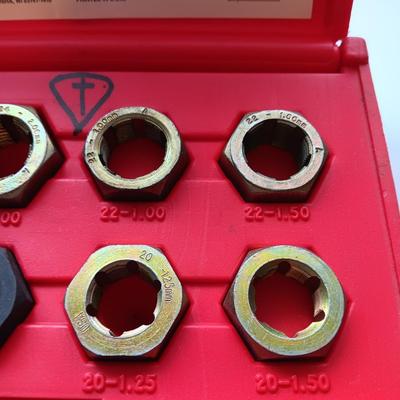 Complete Snap-On RD8 Spindle Rethreader set - 8 piece in blow molded case. functional & metric