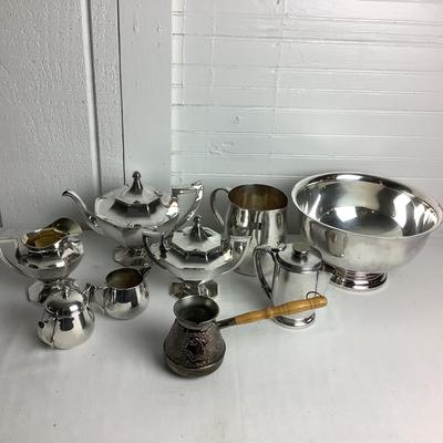 U681 Silverplate Serving Pieces & Tea Service