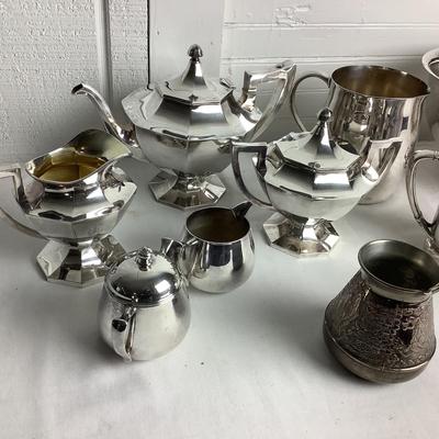 U681 Silverplate Serving Pieces & Tea Service