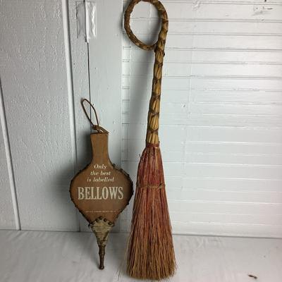 U685 Vintage Bellows & Hearth Broom