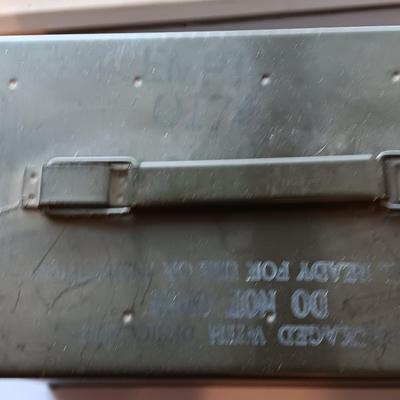 Ammunition chest - Empty metal Ammo Box - Marked N335 8 Fuzes pd m557 Loaded 10-74