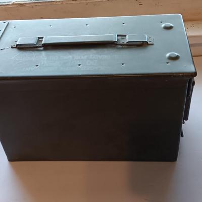 Ammunition chest - Empty metal Ammo Box - Marked N335 8 Fuzes pd m557 Loaded 10-74