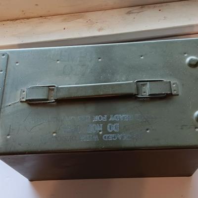 Ammunition chest - Empty metal Ammo Box - Marked N335 8 Fuzes pd m557 Loaded 10-74