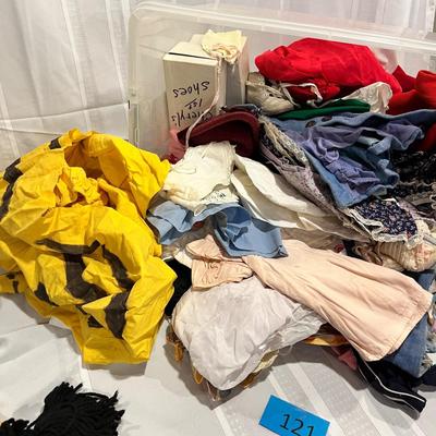 Tote of Girl clothes