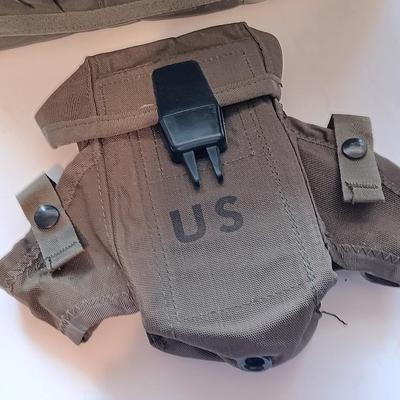 US Army Ammunition pouch / Mag bag with medic medical bag