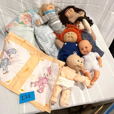 Lot of dolls & other
