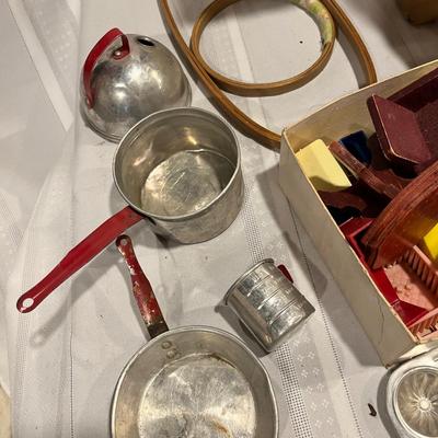Box of vintage doll dishes & cook ware