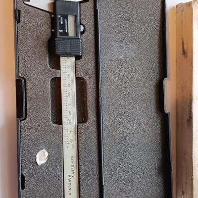 Dial Caliper set in molded case