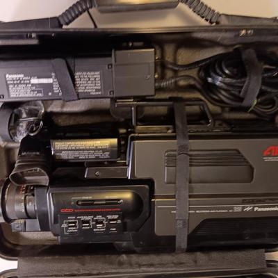 Vintage Panasonic VHS Camera AG-160 Pro line AF Piezo camera with molded case