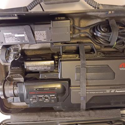 Vintage Panasonic VHS Camera AG-160 Pro line AF Piezo camera with molded case