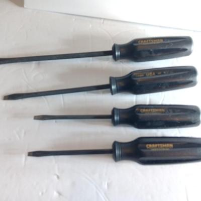 4 Craftsman Flat head screwdrivers