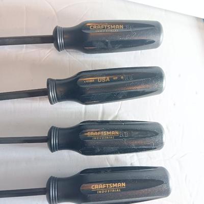 4 Craftsman Flat head screwdrivers