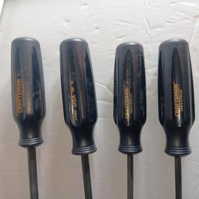 4 Craftsman Flat head screwdrivers