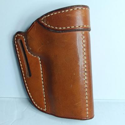 Leather pistol case - belt mount - WM. Davis Maker