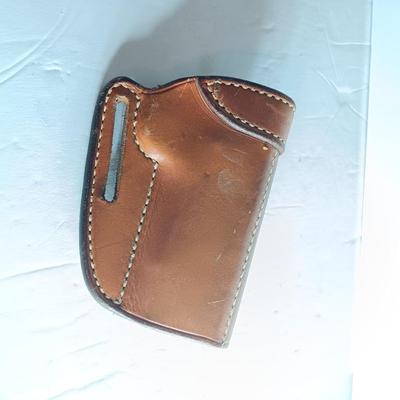 Leather pistol case - belt mount - WM. Davis Maker