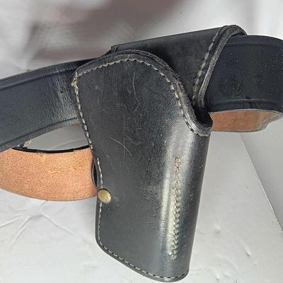 Custom made holster and belt By Rocky Mountain Leather ship Lakewood, Colorado