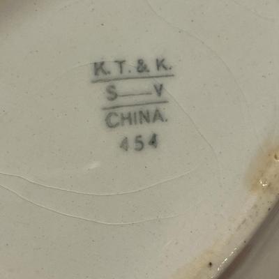 Group of vintage dishes