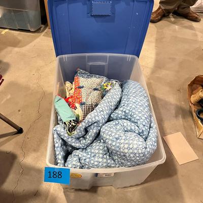 Large tote with quilt