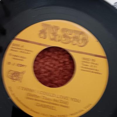 Vinyl record Albums -Mickey Gilley - Tommy Jennings -Jerry Reed - Leon Everette and more! 45RPM Records
