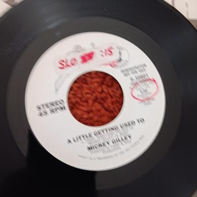 Vinyl record Albums -Mickey Gilley - Tommy Jennings -Jerry Reed - Leon Everette and more! 45RPM Records