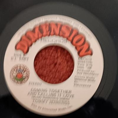 Vinyl record Albums -Mickey Gilley - Tommy Jennings -Jerry Reed - Leon Everette and more! 45RPM Records