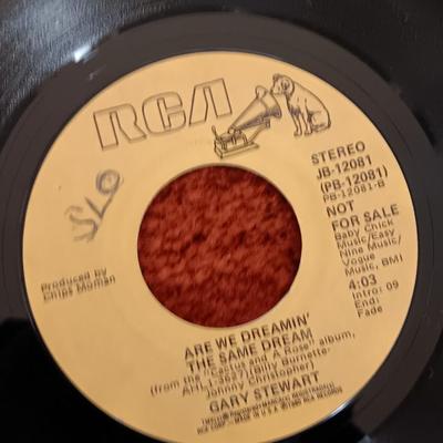 Vinyl record Albums -Mickey Gilley - Tommy Jennings -Jerry Reed - Leon Everette and more! 45RPM Records