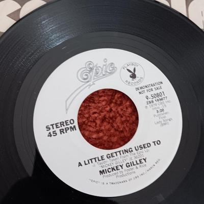 Vinyl record Albums -Mickey Gilley - Tommy Jennings -Jerry Reed - Leon Everette and more! 45RPM Records