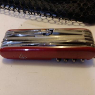 Swiss army knife with belt case - Emergency blanket 0 nylon bag - and more survival / Prepping type items