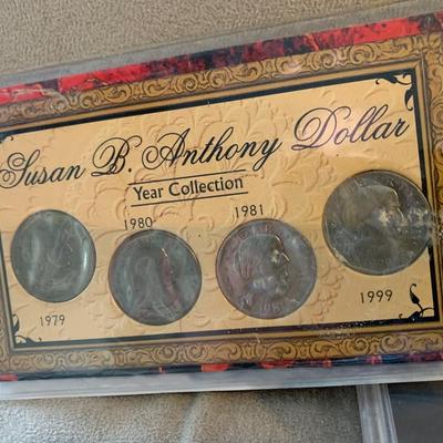 Coin Lot - Eisenhower & Susan B Anthony Dollars +++