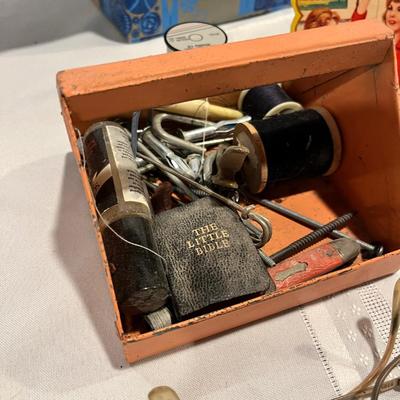 Box of vintage misc