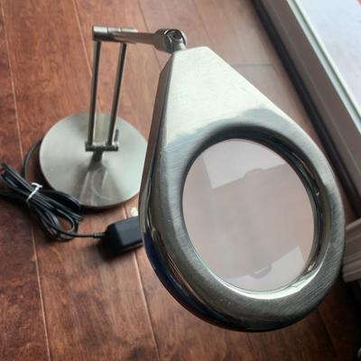 Adjustable Coin / Watch / Jewelry Hobby Desk Top Lamp