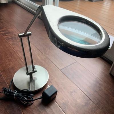 Adjustable Coin / Watch / Jewelry Hobby Desk Top Lamp