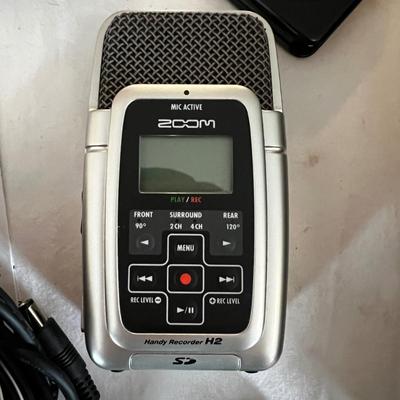 U1266 Zoom Handy Recorder Lot