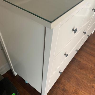 White Multi Drawer Dresser w / Glass Top