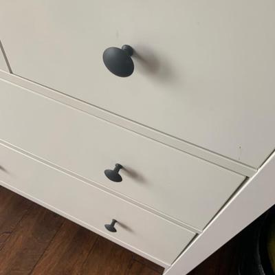 White Multi Drawer Dresser w / Glass Top