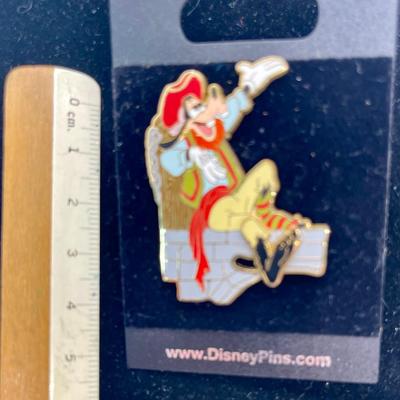 Goofy Pirates of the Caribbean Disney Pin Collectible
