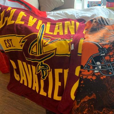 Ohio Sports Fleeces Lot