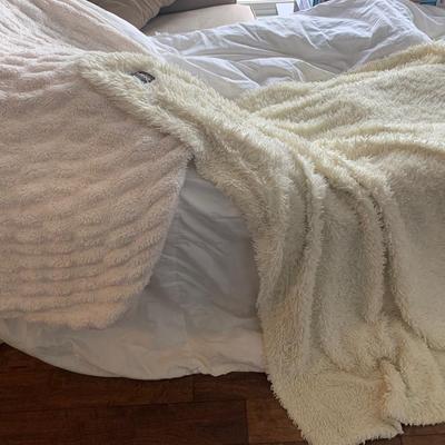 Down Comforter / Fur Blanket Throws Bedding Lot