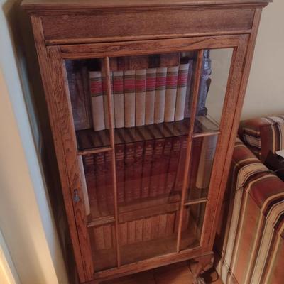 Vintage Oak Finish Display Cabinet with Glass Shelves (No Contents)