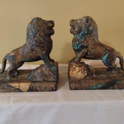 Cast Metal Brass Finish with Patina Accent Lion Bookends