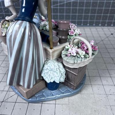 LLADRO 1454 Girl With Flower Cart and Umbrella 