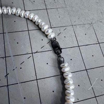 Wonderful White Pearl Necklace with Shell Carved SUN 