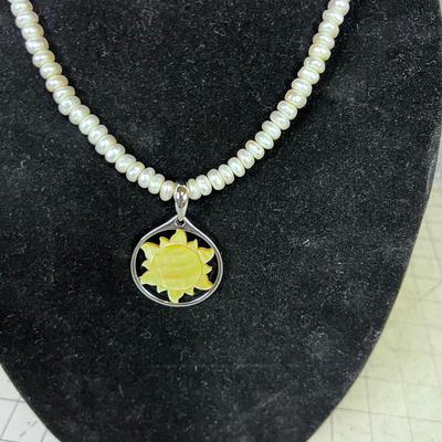 Wonderful White Pearl Necklace with Shell Carved SUN 