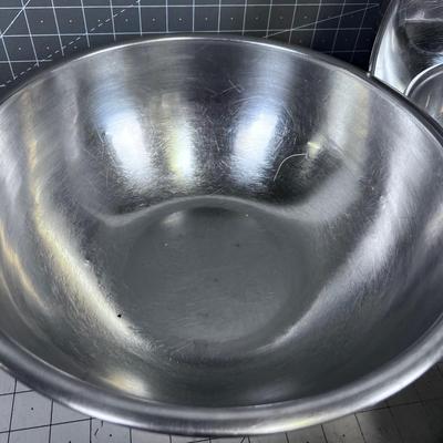 Stainless Steel 5 Pieces Bowls, Pitcher Etc. 