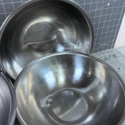 Stainless Steel 5 Pieces Bowls, Pitcher Etc. 