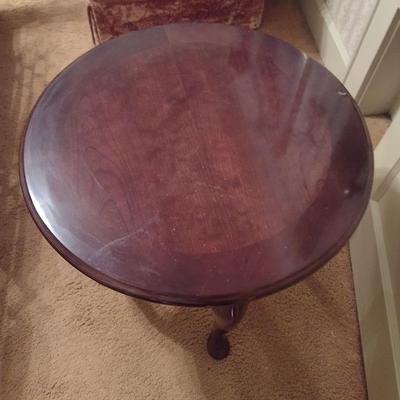 Mahogany Finish Wood Side Table