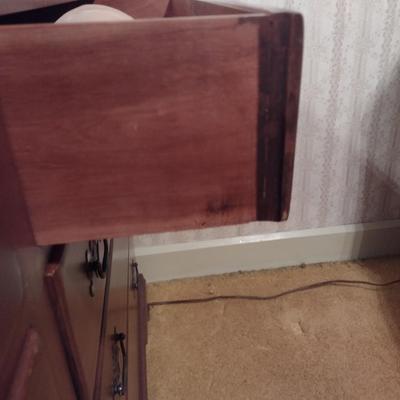 Vintage Continental Furniture Co. Eight-Drawer Stretch Dresser with Mirror (No Contents)