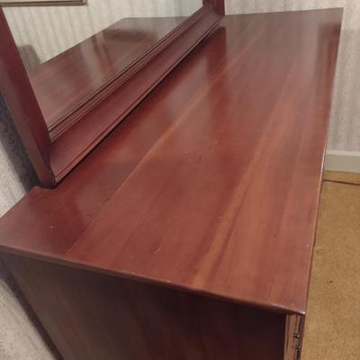 Vintage Continental Furniture Co. Eight-Drawer Stretch Dresser with Mirror (No Contents)