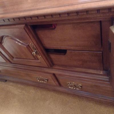 Solid Wood Sumter Furniture Co. Stretch Dresser with Mirror